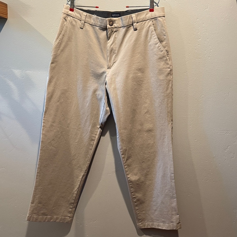 Dockers Classic Fit Men's Khaki Flat Front Pants Cotton Blend Elastic Waistband